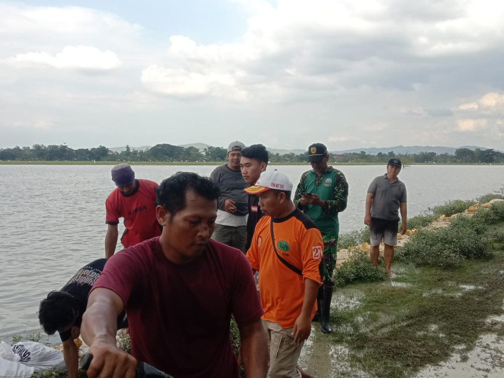 PEMDES BUGEL BESERTA MASYARAKAT SIAGA BANJIR